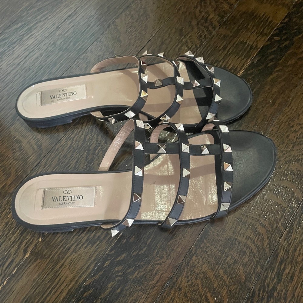VALENTINO GARAVANI Rockstud Caged Flat Slide Sanda